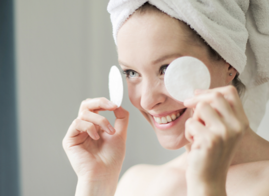 L'importance d'un bon nettoyage de la peau + un aperçu de tous les nettoyants pour le visage !