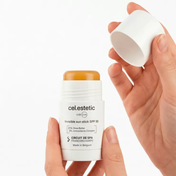 Stick solaire invisible SPF 50 - galerie